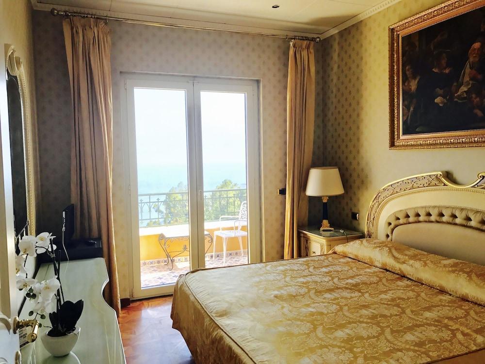 Hotel Villa Riis Taormina Exteriör bild