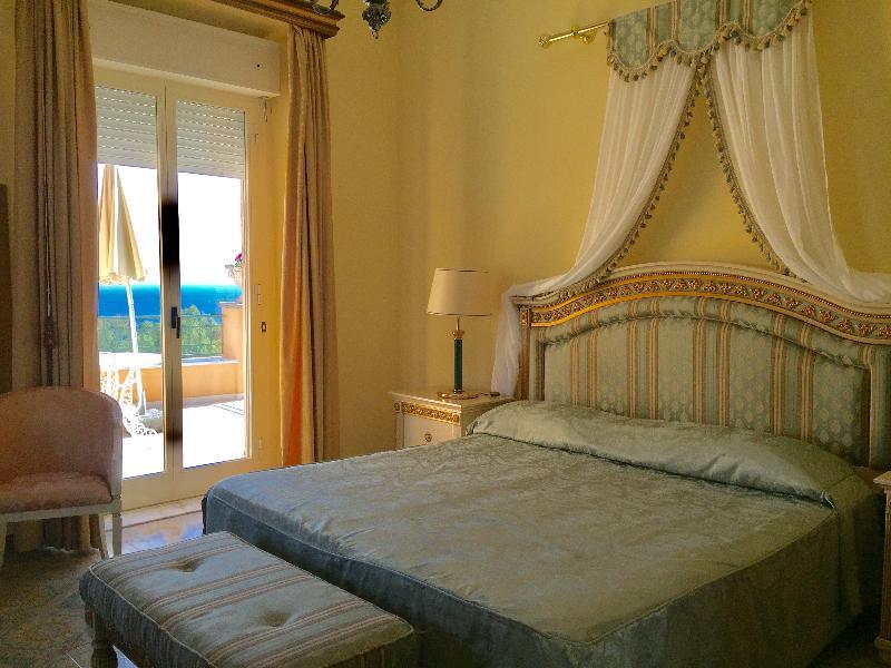 Hotel Villa Riis Taormina Exteriör bild