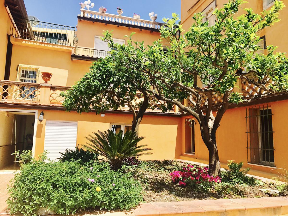 Hotel Villa Riis Taormina Exteriör bild