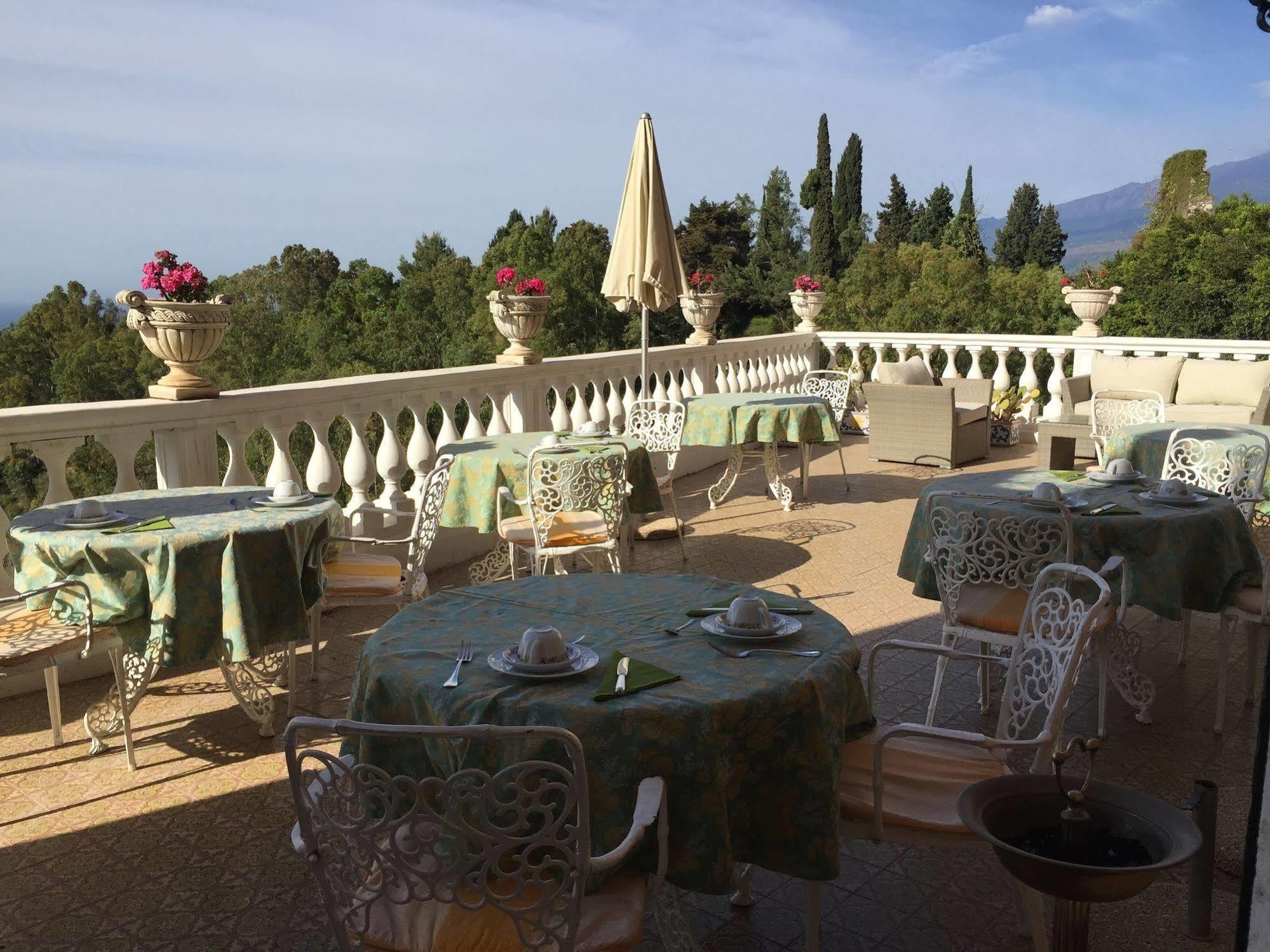 Hotel Villa Riis Taormina Exteriör bild