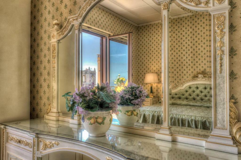 Hotel Villa Riis Taormina Exteriör bild