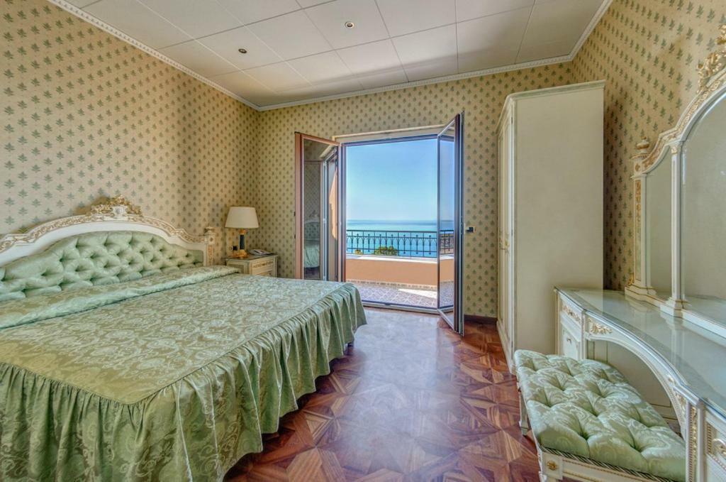 Hotel Villa Riis Taormina Exteriör bild