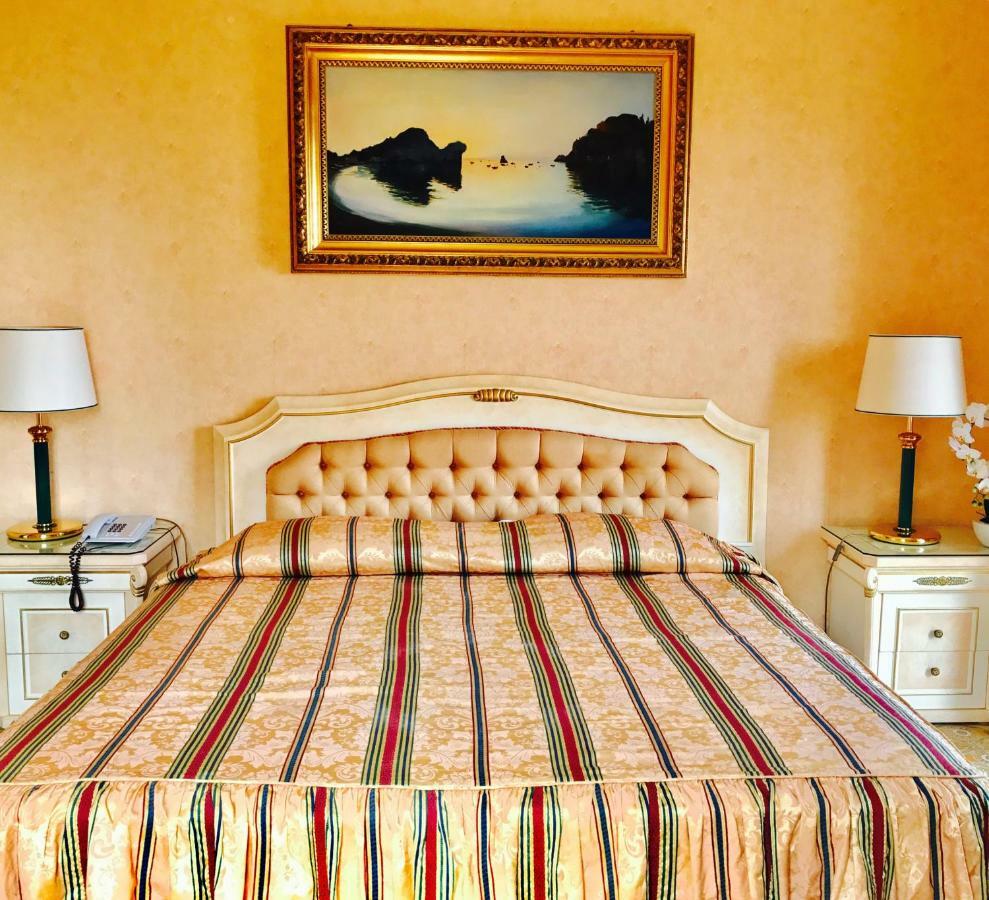 Hotel Villa Riis Taormina Exteriör bild