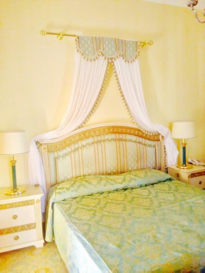 Hotel Villa Riis Taormina Exteriör bild