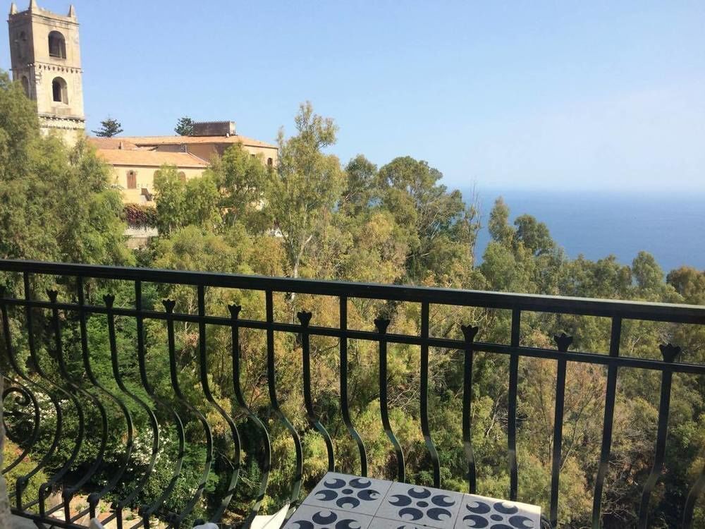 Hotel Villa Riis Taormina Exteriör bild